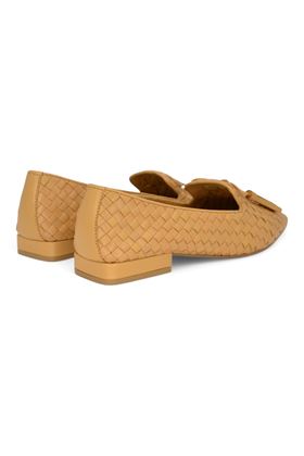 Mocassinom in pelle intrecciata colore cuoio. ELVIO ZANON | EB0101X-GRANO